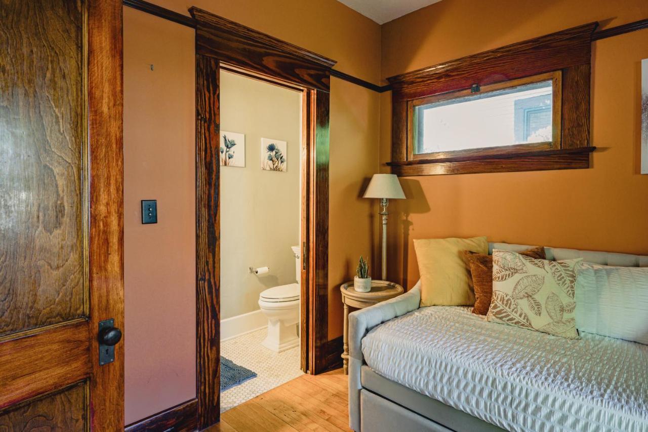 فيلا 1907 Stone House - King Bed, Office, Crib, Toys سان دييغو المظهر الخارجي الصورة